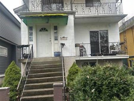 upper floor /in Grandview Woodland -2650$