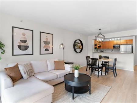 2 Bedroom 2 Bathroom Port Moody - Klahanie