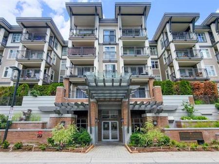 Vanpm.com 2 Bed 2 Bath near Brentwood Mall Steps to Skytrain