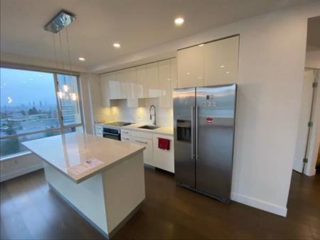 METROTOWN 3BEDRM 2 BATHRM CONDO FOR RENT!!