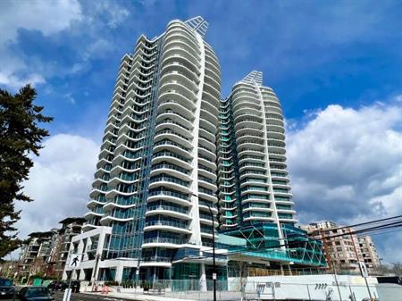 Luxury Ocean View Foster Martin 1bdrm+ Den Unit