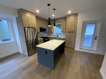 Exquisite 3 Bed + 1 den Townhomes in Guildford for Rent!!