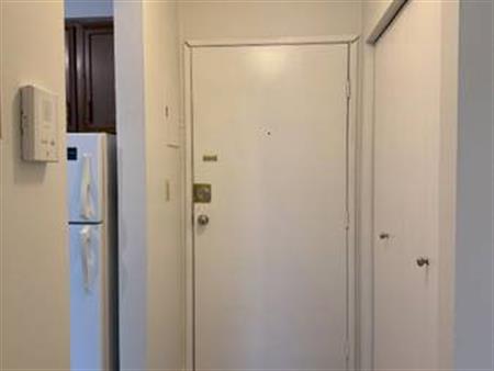 1-Bedroom Condo for Rent in Kingsway Area – $1,800/Month