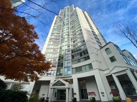 RESIDE - 1 BED + 1 BATH + SOLARIUM + 1 PARKING IN VANCOUVER