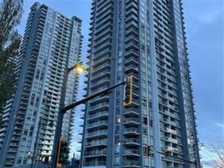 ** 2 Min Walk to Skytrain, Modern 2 Bed, 2 Bath Apartment