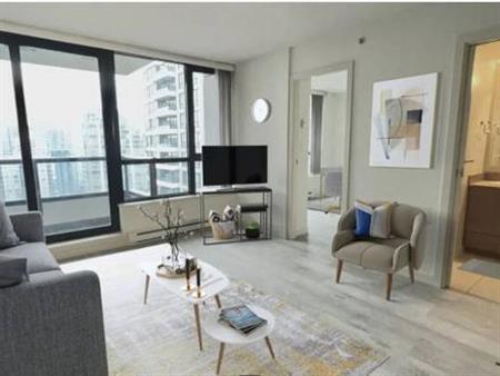 Yaletown Vancouver -1 Bedroom, 1 Den, 1 Bathroom