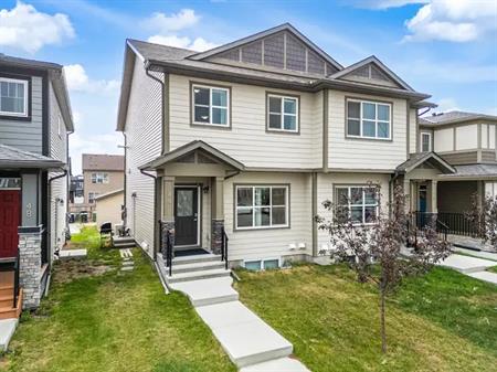 3 BED ROOMS Fully Furnished Main Floor and Upper (All Utilities) | 44 Cornerbrook Gate Northeast, Calgary