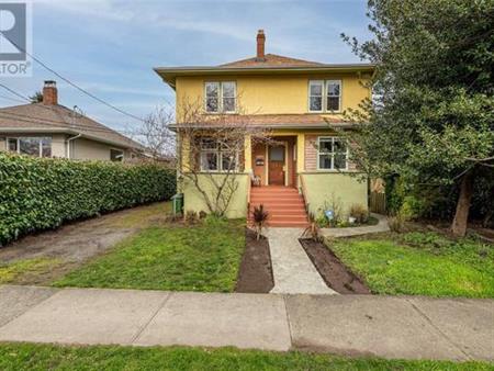 $4200 Cook St Village 4-5 bedrooms/den