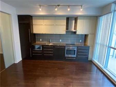 Modern 1-Bed Condo by U of T + Luxury Amenities/Water/Heat Included!