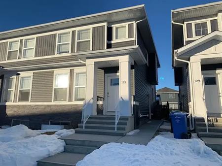 Bright & Modern 3 Bedroom Duplex in Redstone, NE Calgary. | Calgary