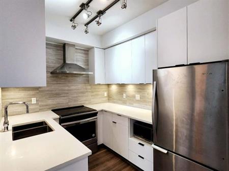 Cozy low-rise 2-Bedroom 2-Bathroom Unit for rent @ Metrotown