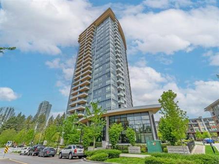 Beautiful, 2 bed 2 bath upper unit with Panoramic views, 950 SF