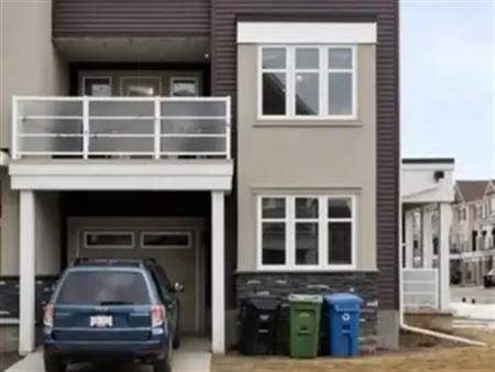 3 bed 2.5 bath Townhouse available for April 1 | 82 Cityscape Court Northeast, Calgary