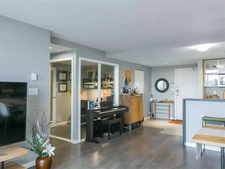 Coopers Pointe Sunny Condo! | 980 Cooperage Way, Vancouver