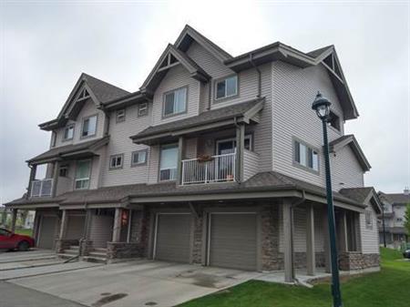 Bright and Modern 2-Bedroom Townhouse in Rutherford – Newly Renovated! | 12050 17 Avenue SW, Edmonton