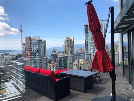 Beautiful 1 Bedroom Sub Penthouse with Large Deck