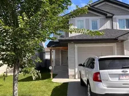 Fort Saskatchewan Duplex - Available Feb 24, 2025 | 154 Radcliffe Wynd, Fort Saskatchewan