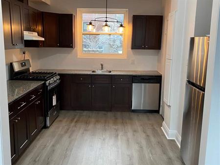 1 Bedroom - 4201 Boulevard Decarie, Montréal