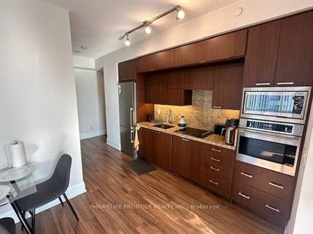 Yonge & Sheppard/401 Bright 2Bdrm Open Concept Corner European Kitchn