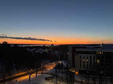 GRAND CONDO 3 1/2 **Vue Sur Le Fleuve