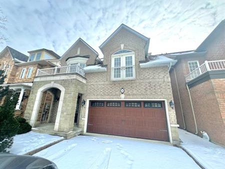 4 BED + 3 BATH DETACHED HOME