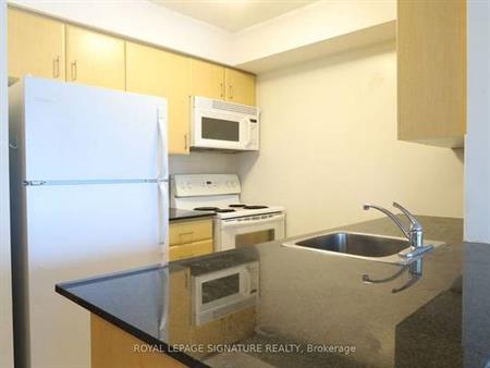 Yonge/Sheppard Beautiful 1Bdrm Nicely Designed Kitchen Energy Efficie