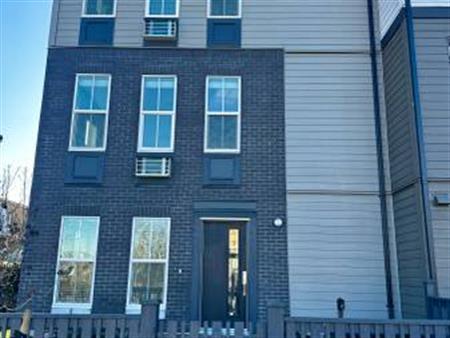 3BED TOWNHOUSE