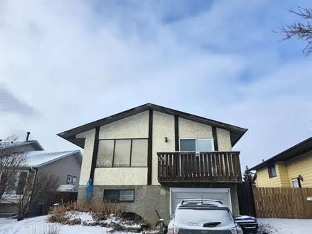 Cozy 4 br 2 full bath home in Beddington avail March 1 only $2950 | 19 Bernard Road Northwest, Calgary