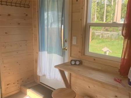 Cozy Tiny House/Cabin on 5-Acre Hobby Farm perfect for a minimalist