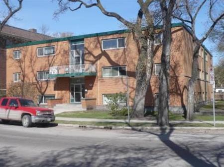 311 Stradbrook (up to $500 April 1 move-in credit) | 311 Stradbrook Avenue, Winnipeg