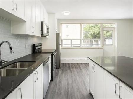 Pet-Friendly Suites by Long Branch GO! (Forty Second St)