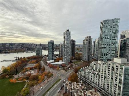 Reduced! Furnished almost 2000 sqft 3 Bedroom with views in Yaletown!