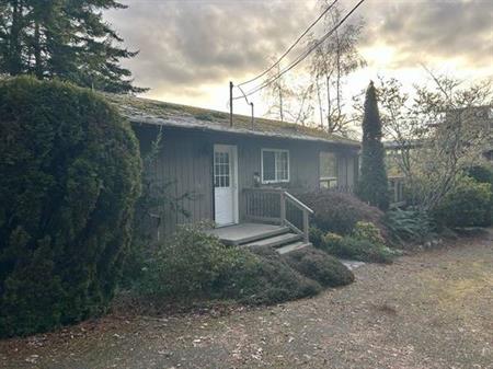 3 Bed 1 Bath In Sooke Core