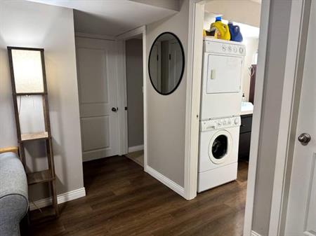 2 bedroom 1 bathroom 1 laundry room for rent