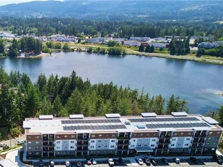 Short Term - Top floor condo on Long Lake