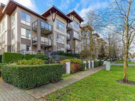 SURREY - 2 Bed, 2 Bath