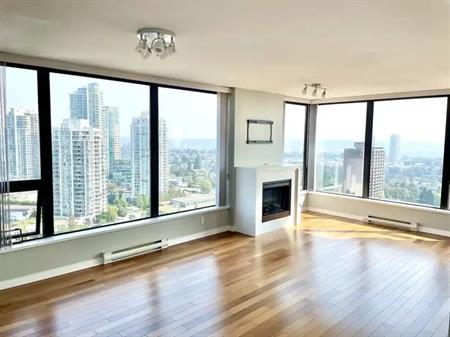 Located @ Highgate Villages Center! 21st FL. View Spacious 2 Bed + Den | 2108 - 7178 Collier Street, Burnaby