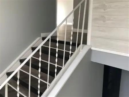 Amazing 4 bedroom 2 bath newly renovated duplex | Calgary