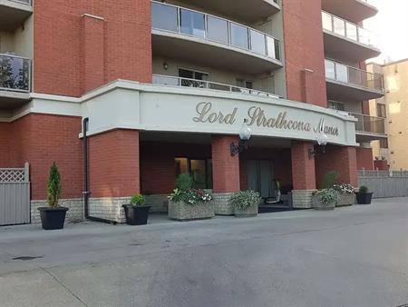 Furnished Luxury Two Bedroom Condo in Prime Location near U of A | 10649 Saskatchewan Drive, Edmonton