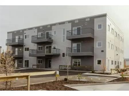 UP TO ONE MONTH FREE! Beautiful 1 Bedroom Suite At Westgate! | 16315 96A Avenue Northwest, Edmonton