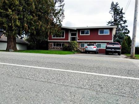 3 bedrooms upstairs in quite Fairfield island