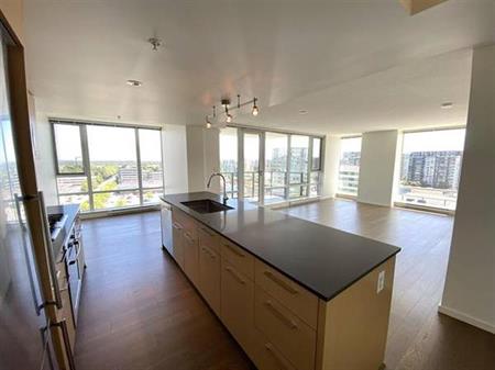 Richmond Centre 2-bed 3-bath