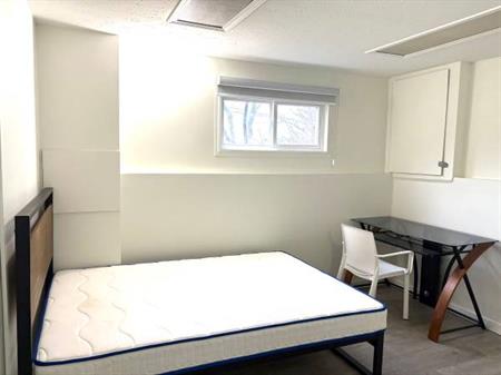 one bedroom at prime location close to SFU