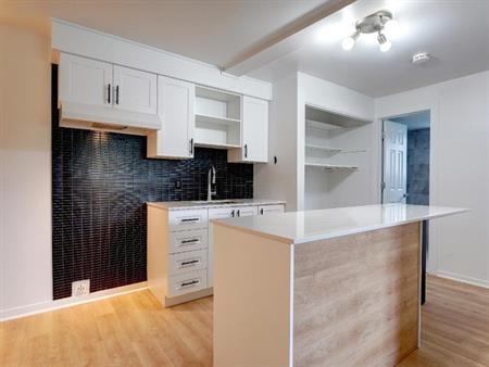 3 1/2 Style-Condo rénové à Mirabel (St-Janvier) - Juillet - Internet inclus