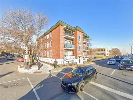 4761 Rue Hochelaga | 4761 Rue Hochelaga, Montreal