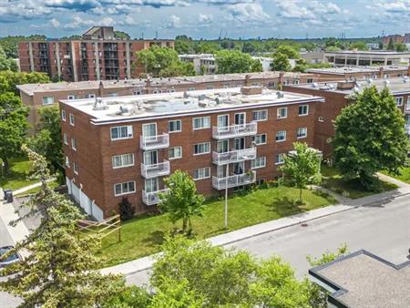 7790 Av. Trémolières | 7790 Avenue Trémolières, Anjou