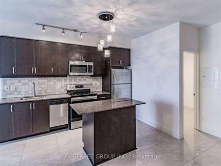 Bayview/Sheppard-Fresh Pt 2Bd+Den Open Plan-Utilities incl Locker&Pkg