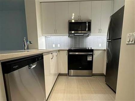 Yonge/Sheppard-NEW Bright 1Bd+Den Locker & Parking