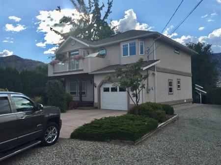 OSOYOOS: 4 bedroom, 4 bath house with in-law suite