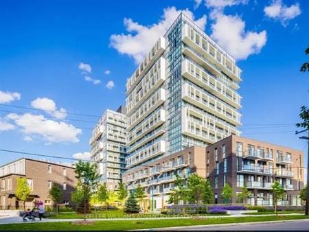 Beautiful Bright Studio Condo steps to Fairview Mall!